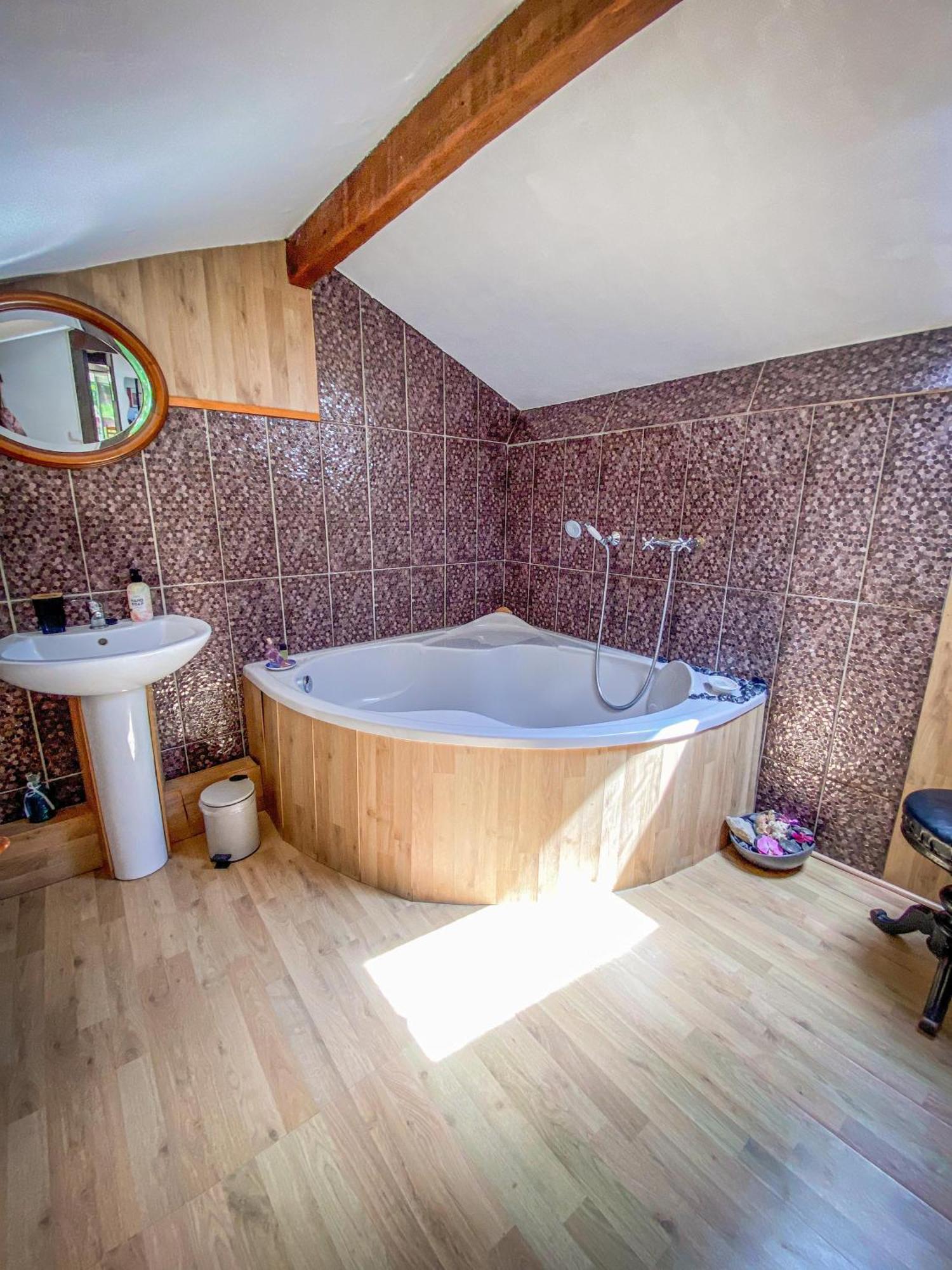 Ryokan Lankana Exideuil-sur-Vienne Dış mekan fotoğraf