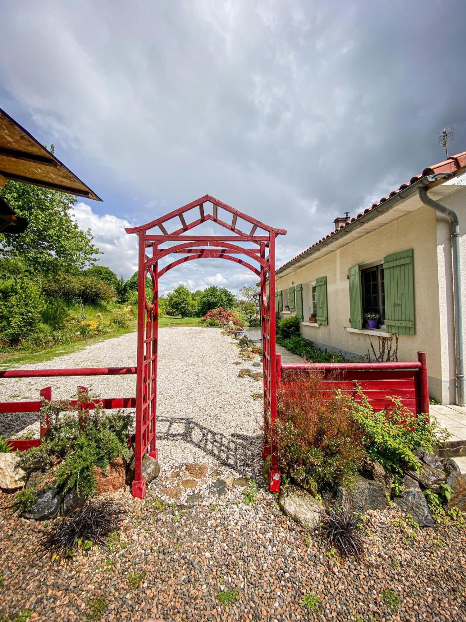 Ryokan Lankana Exideuil-sur-Vienne Dış mekan fotoğraf